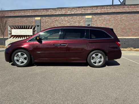Used 2012 Honda Odyssey Touring Elite image 4