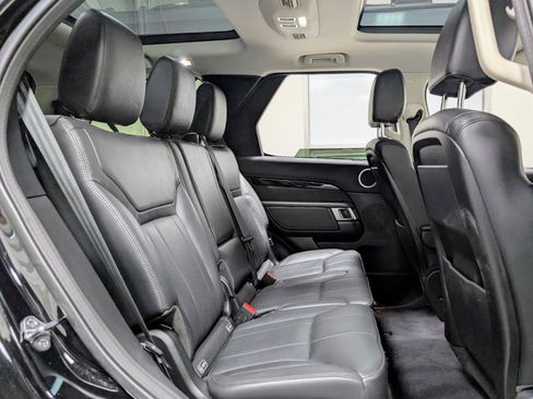 Used 2019 Land Rover Discovery SE AWD/4WD image 26