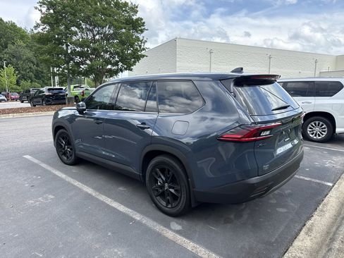 Used 2025 Toyota Grand Highlander FWD image 10