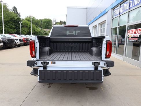 New 2026 GMC Sierra 1500 SLT w/ SLT Premium Package AWD/4WD image 34