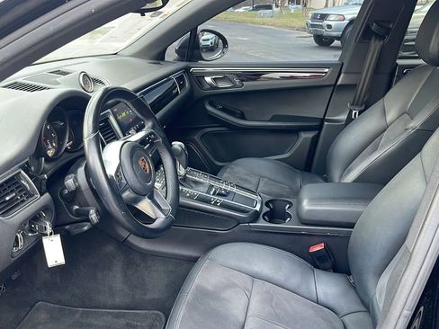 Used 2017 Porsche Macan image 16