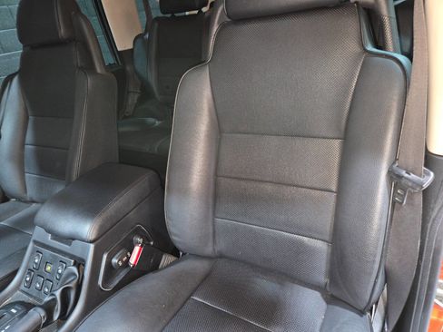 Used 2004 Land Rover Discovery S image 89