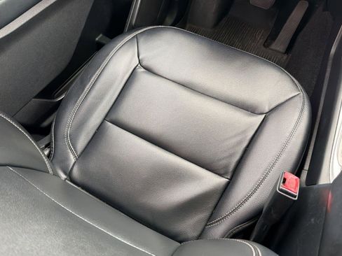 Used 2020 Ford Explorer XLT w/ Equipment Group 202A image 31