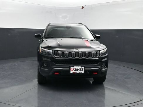 New 2026 Jeep Compass Trailhawk w/ Trailer Tow Group AWD/4WD image 2