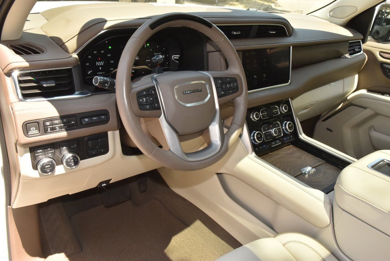Used 2024 GMC Yukon XL Denali w/ Advanced Technology Package AWD/4WD image 31