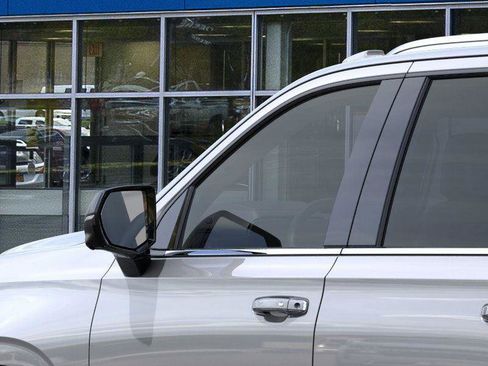 New 2026 Chevrolet Suburban Premier AWD/4WD image 12