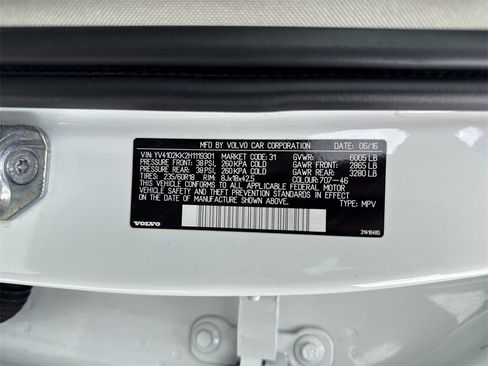 Used 2017 Volvo XC90 T5 Momentum w/ Vision Package image 27