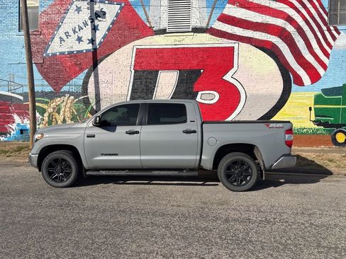 Used 2019 Toyota Tundra SR5 w/ SR5 Upgrade Package image 3