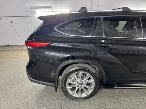 Used 2020 Toyota Highlander Limited AWD/4WD image 8