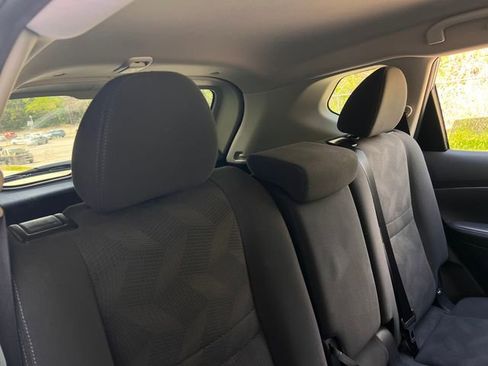 Used 2016 Nissan Rogue SV w/ SV Premium Package image 31