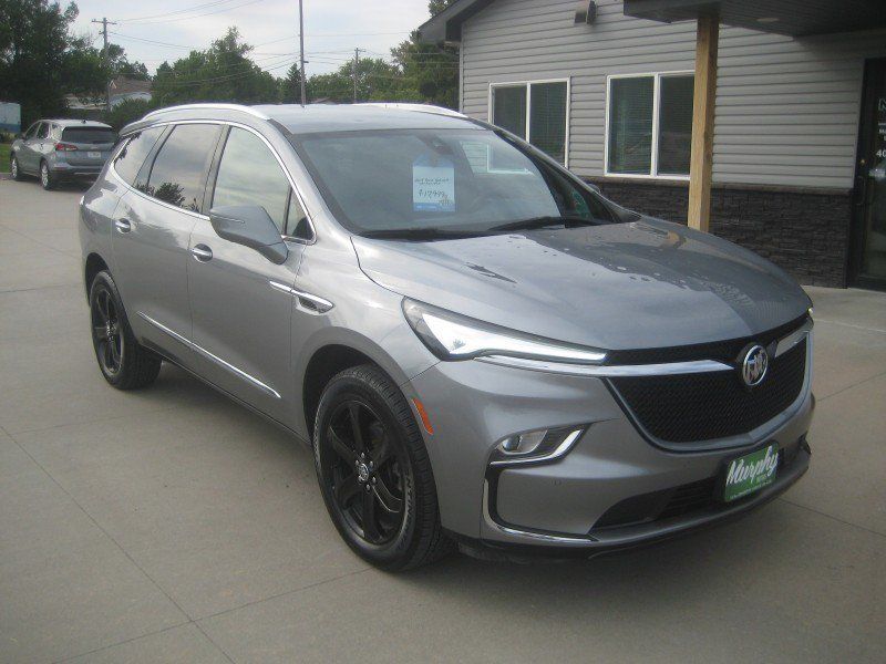 Used 2024 Buick Enclave Essence w/ Sport Touring Edition FWD image 2