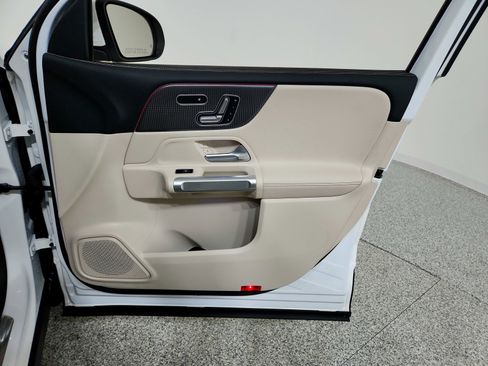 Certified 2023 Mercedes-Benz GLB 250 w/ Premium Package image 24