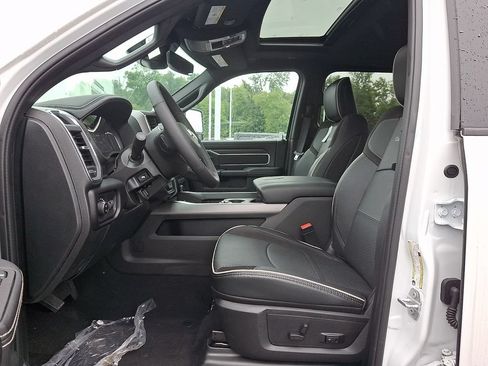 New 2026 RAM 3500 Laramie AWD/4WD image 9