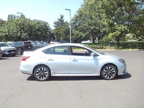 Used 2019 Nissan Sentra SR w/ Exterior Package FWD image 6