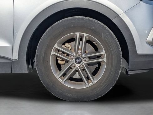 Used 2017 Hyundai Santa Fe Sport FWD image 29