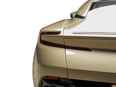 Used 2018 Aston Martin DB11 V12 RWD image 12