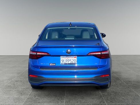 Used 2024 Volkswagen Jetta SE FWD image 4