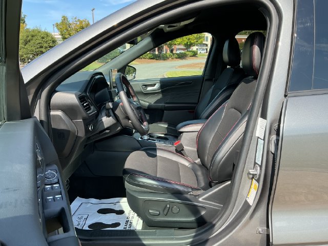 Used 2024 Ford Escape ST-Line AWD/4WD image 13