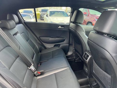 Used 2020 Kia Sportage S w/ S Sunroof Package image 9