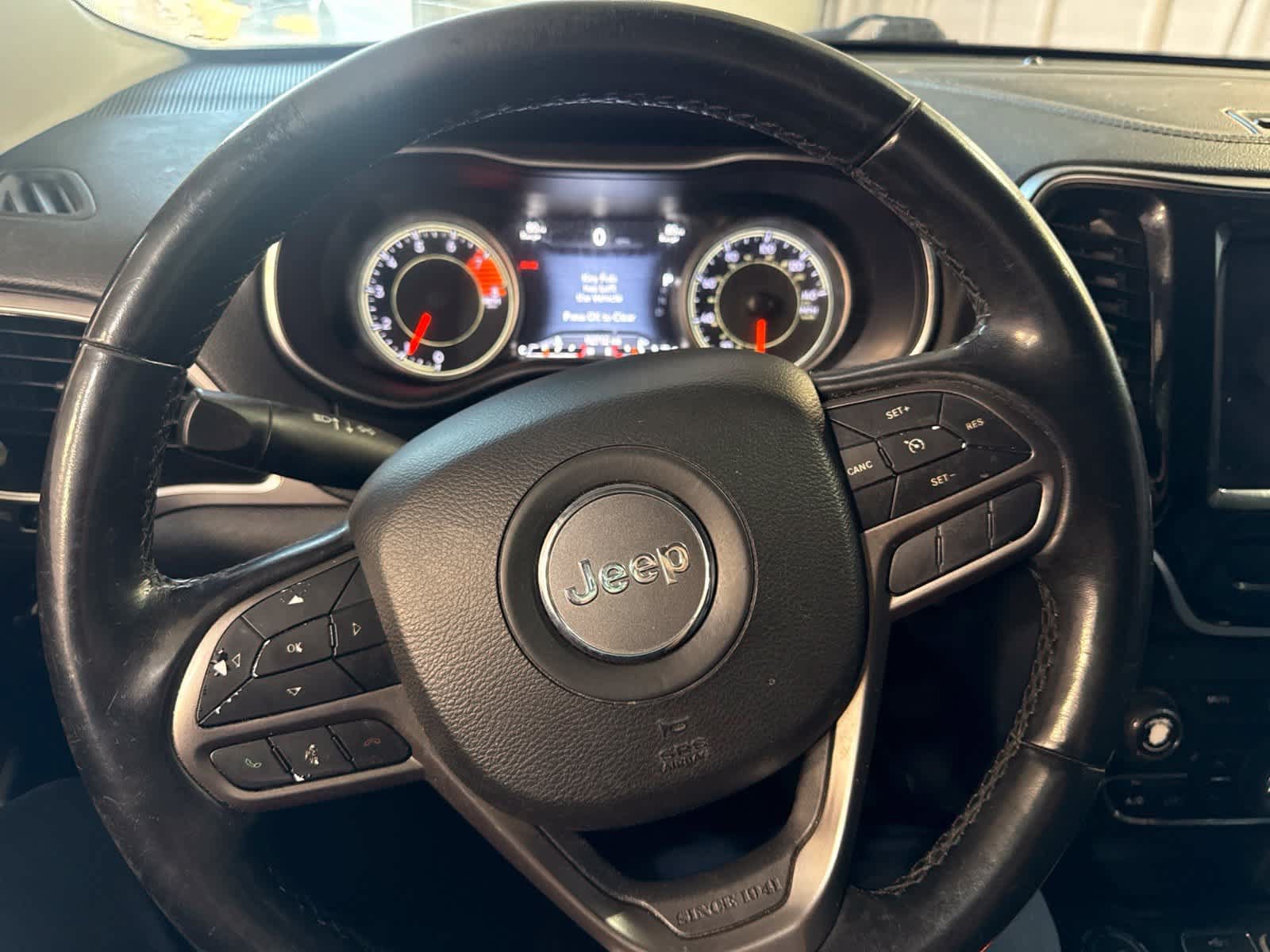 Used 2019 Jeep Cherokee Limited AWD/4WD image 23