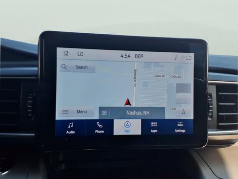 Used 2022 Ford Explorer XLT w/ Equipment Group 202A AWD/4WD image 24