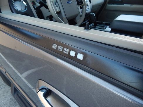 Used 2014 Ford Expedition EL XLT w/ Leather Seating Package image 13