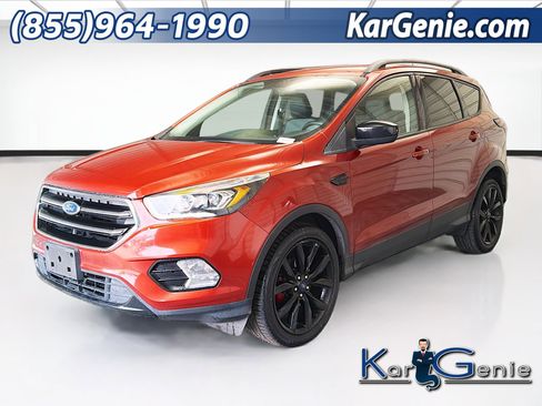 Used 2019 Ford Escape SE image 1