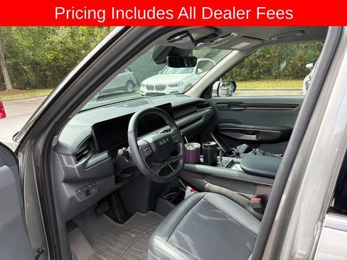 Used 2024 Kia EV9 Light Long Range RWD image 7