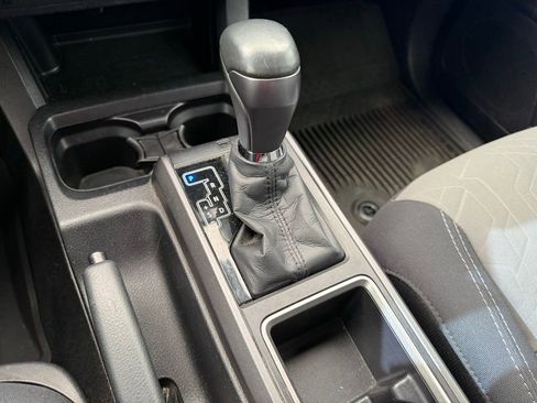 Used 2021 Toyota Tacoma TRD Sport w/ Technology Package image 16