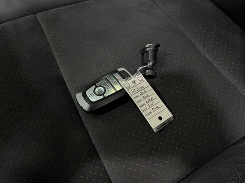 Used 2019 Ford Explorer XLT w/ Equipment Group 202A image 40