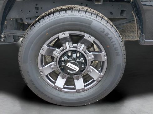 Used 2024 Ford F250 XL w/ STX Appearance Package AWD/4WD image 3