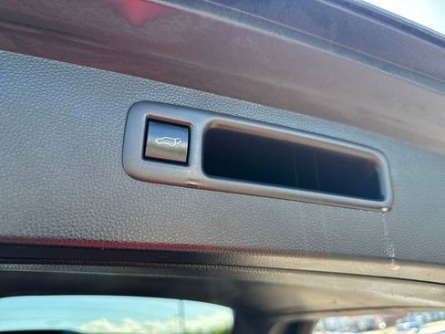 Used 2020 Toyota Highlander XLE image 13