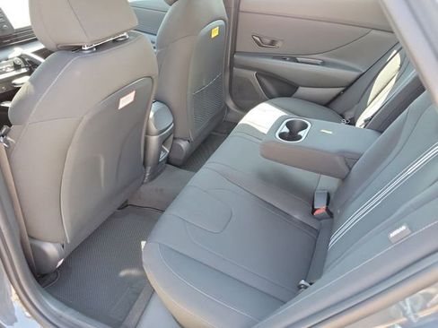 New 2026 Hyundai Elantra SEL Sport FWD image 23