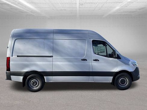 Used 2025 Mercedes-Benz Sprinter 2500 image 6