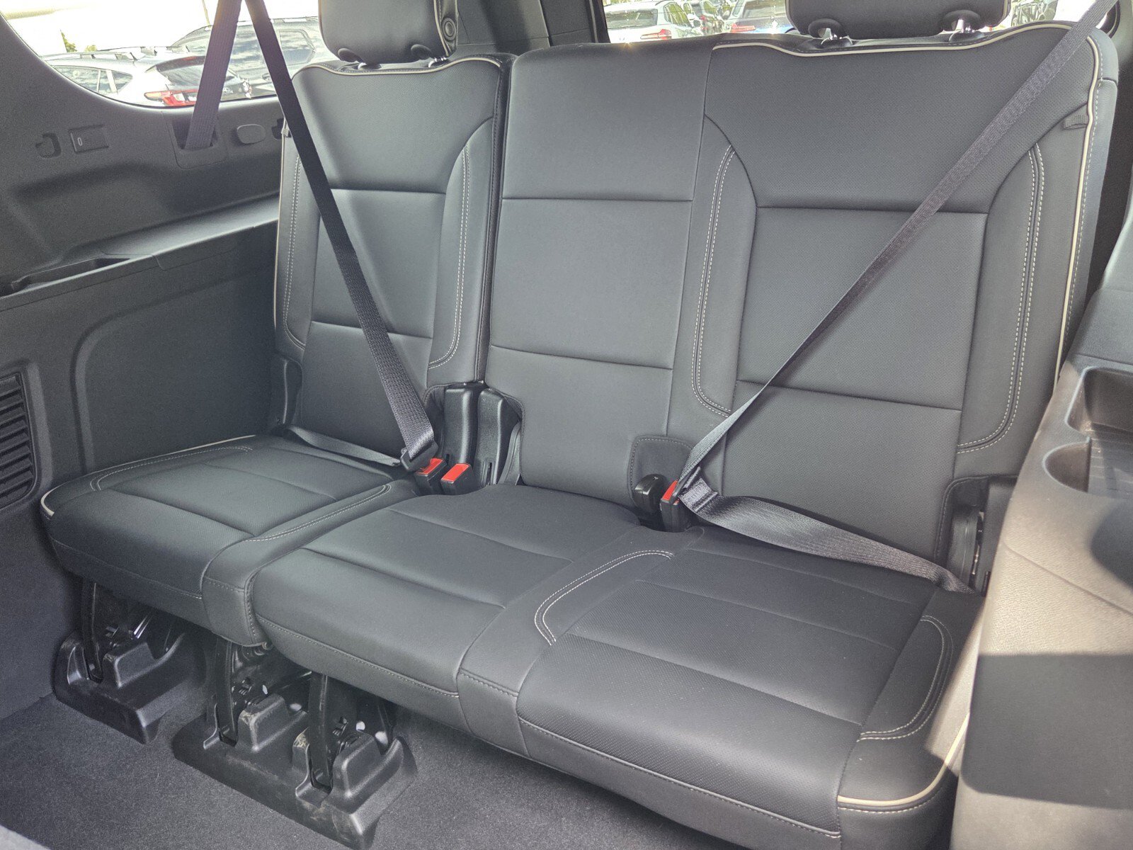 Used 2024 GMC Yukon XL SLT w/ SLT Luxury Package AWD/4WD image 12