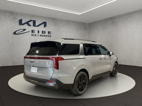 New 2027 Kia Carnival EX FWD image 9