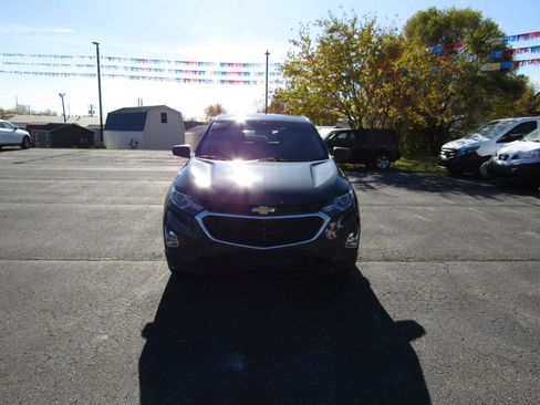 Used 2018 Chevrolet Equinox LS FWD image 2