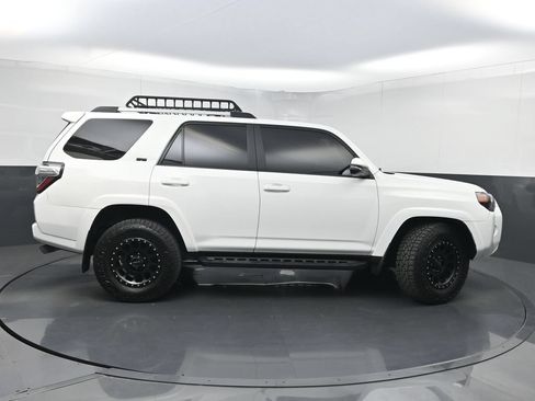 Used 2022 Toyota 4Runner SR5 Premium w/ Moonroof Package RWD image 41
