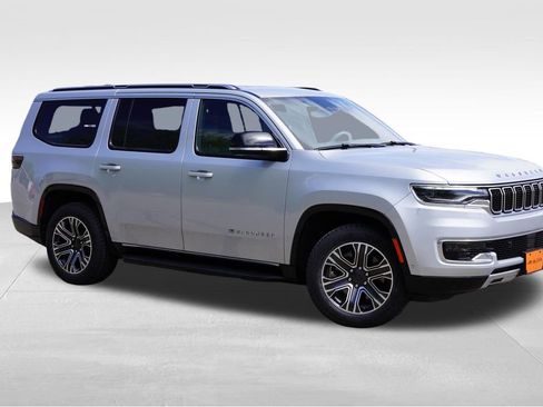 Certified 2024 Jeep Wagoneer Series II w/ Flexible Seating Group AWD/4WD image 2