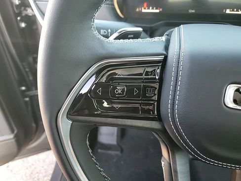 New 2025 Jeep Grand Cherokee L Overland w/ Rear Seat Video Group I AWD/4WD image 14