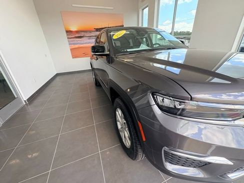 Used 2023 Jeep Grand Cherokee Limited RWD image 12