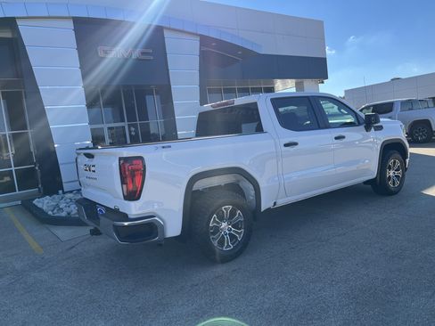 New 2026 GMC Sierra 1500 Pro image 3