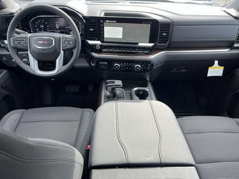 Used 2025 GMC Sierra 1500 Elevation image 12