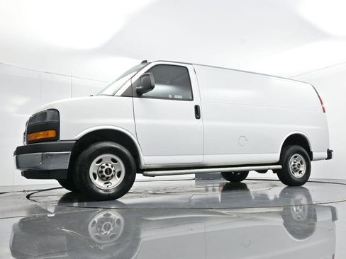 Used 2024 GMC Savana 2500 w/ Driver Convenience Package image 40