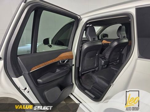 Used 2023 Volvo XC90 B6 Plus w/ Protection Package Premier AWD/4WD image 17