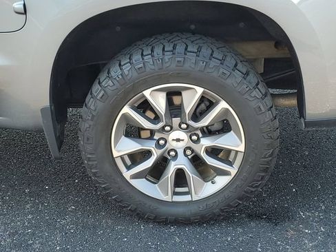 Used 2019 Chevrolet Silverado 1500 RST AWD/4WD image 28