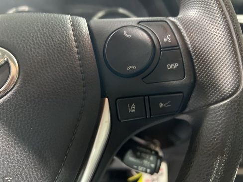 Used 2019 Toyota Corolla LE image 23