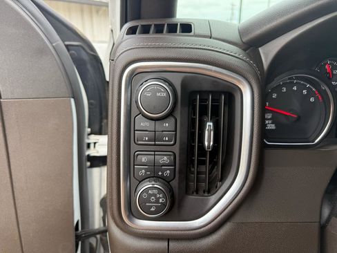 Used 2021 Chevrolet Silverado 1500 LT Trail Boss w/ Convenience Package II image 17