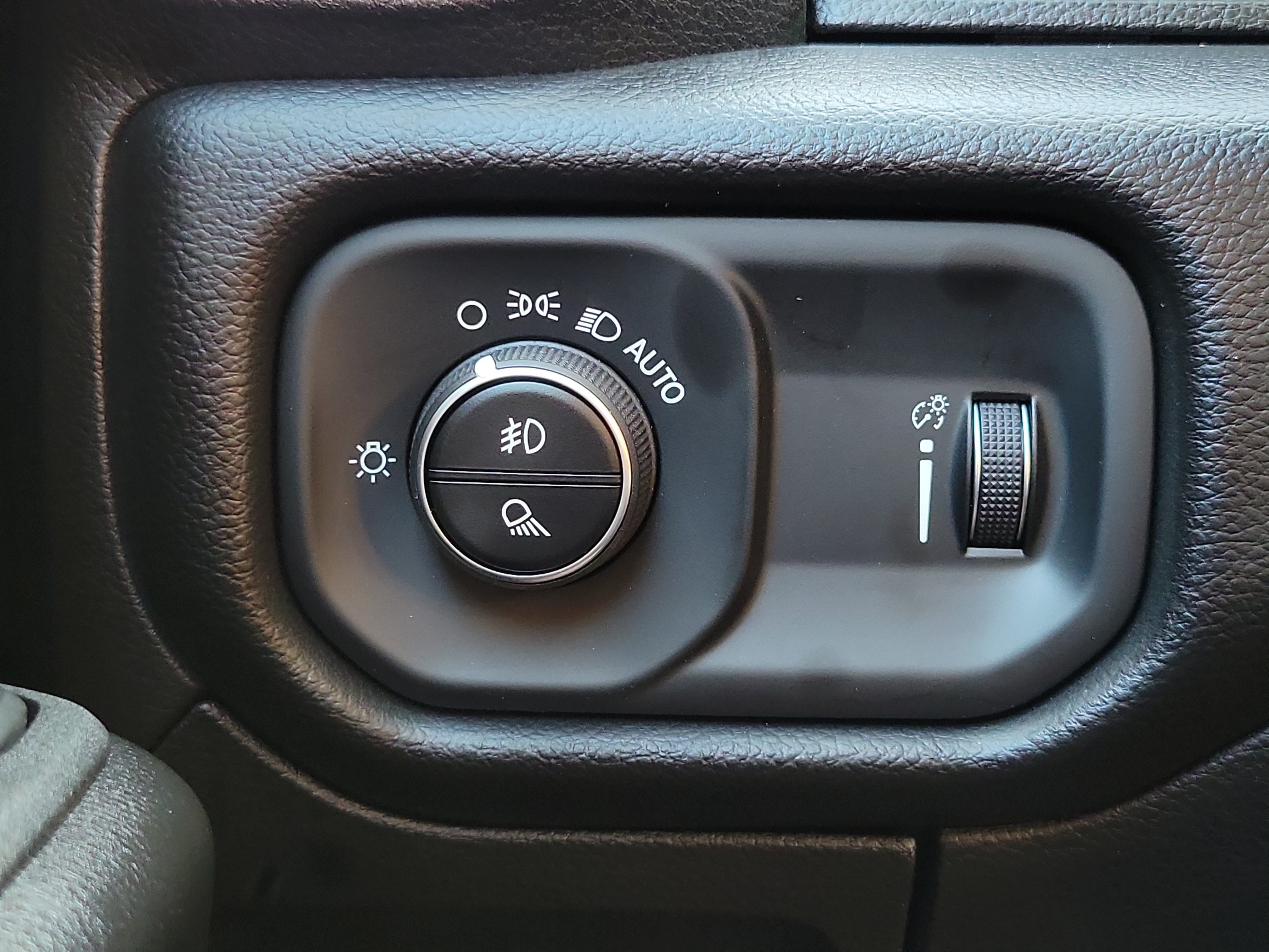 Used 2025 RAM 1500 Big Horn RWD image 21