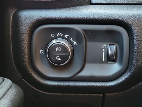 Used 2025 RAM 1500 Big Horn RWD image 21